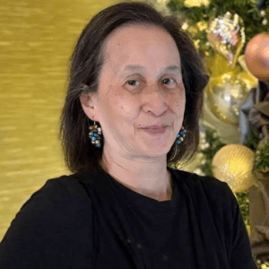 Alumna Peggy Liu